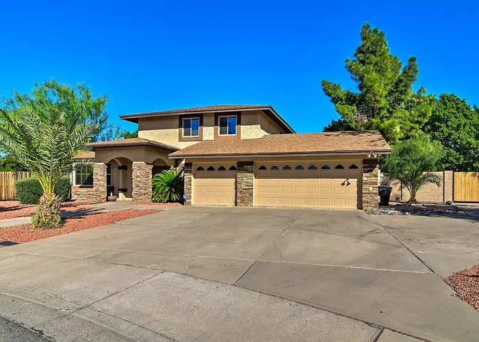 Pool, Bar & Game Room: Red Mountain Mesa Oasis